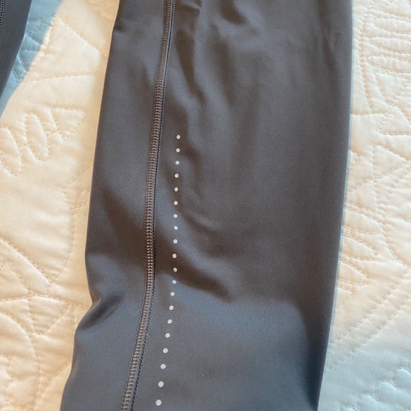 (2) LuLuLemon Leggings - Picture 2 of 4